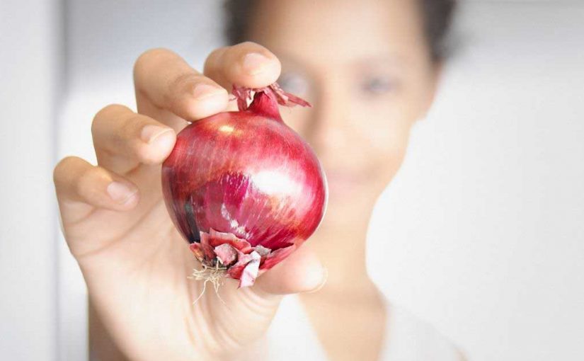 crveni luk protiv opadanja kose